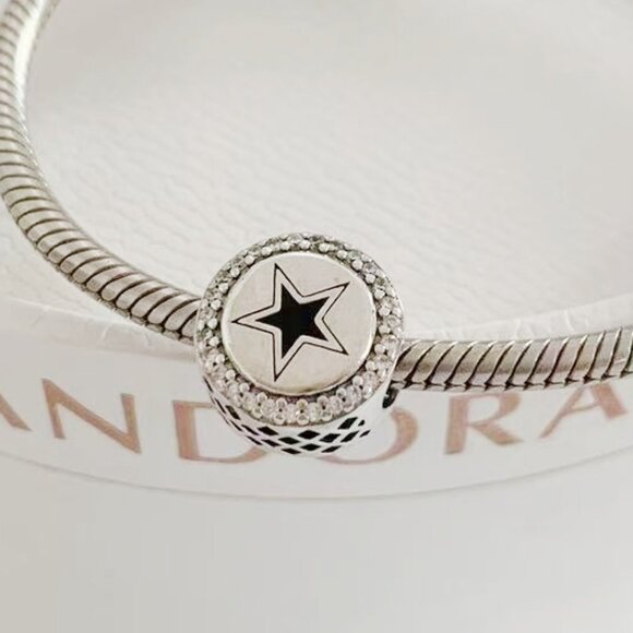 Pandora Dallas Cowboys Charm - Picture 1 of 3